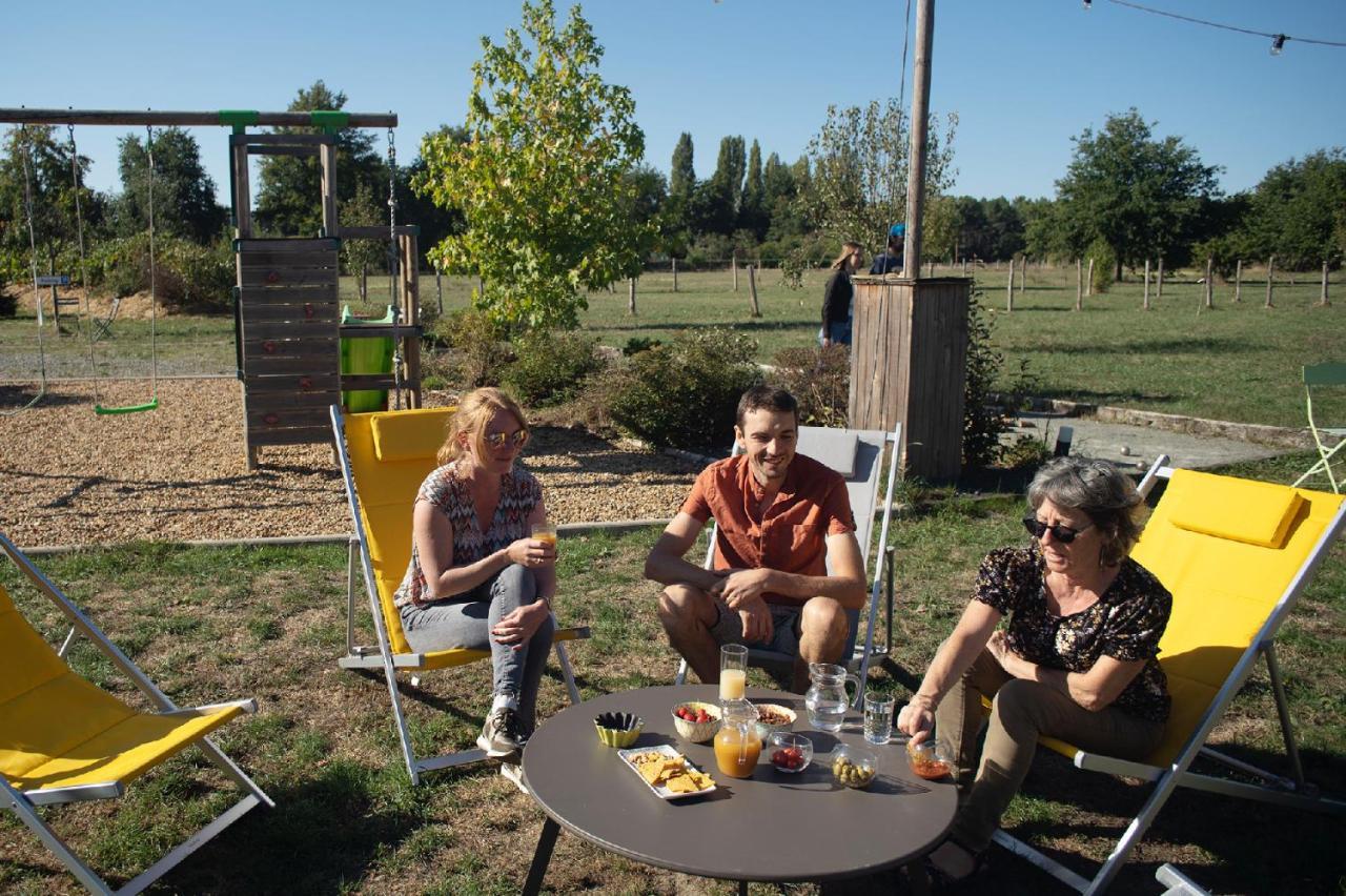 Bed and Breakfast Le Jardin Des 4 Saisons Ruaudin Exterior foto