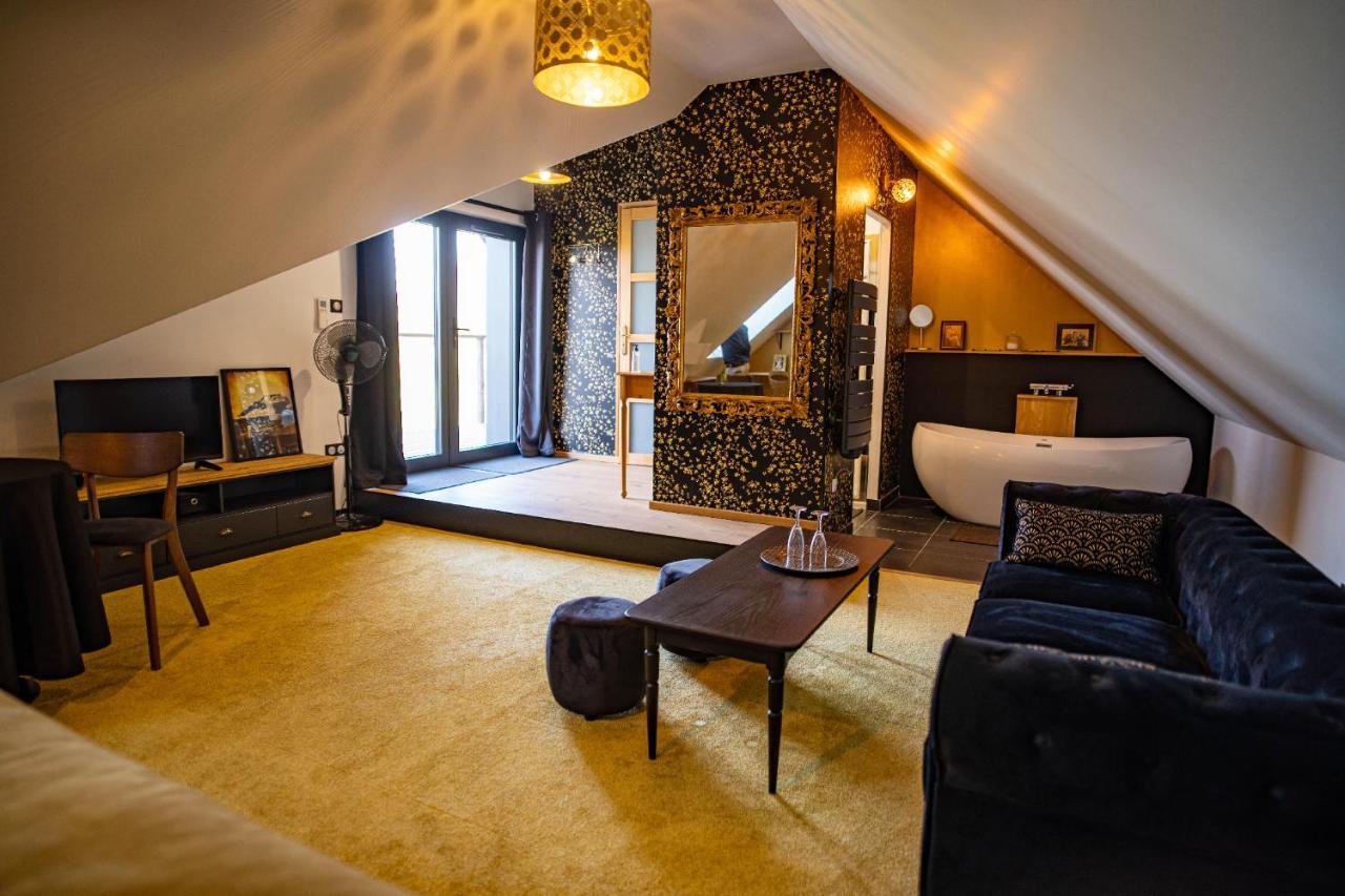 Bed and Breakfast Le Jardin Des 4 Saisons Ruaudin Exterior foto